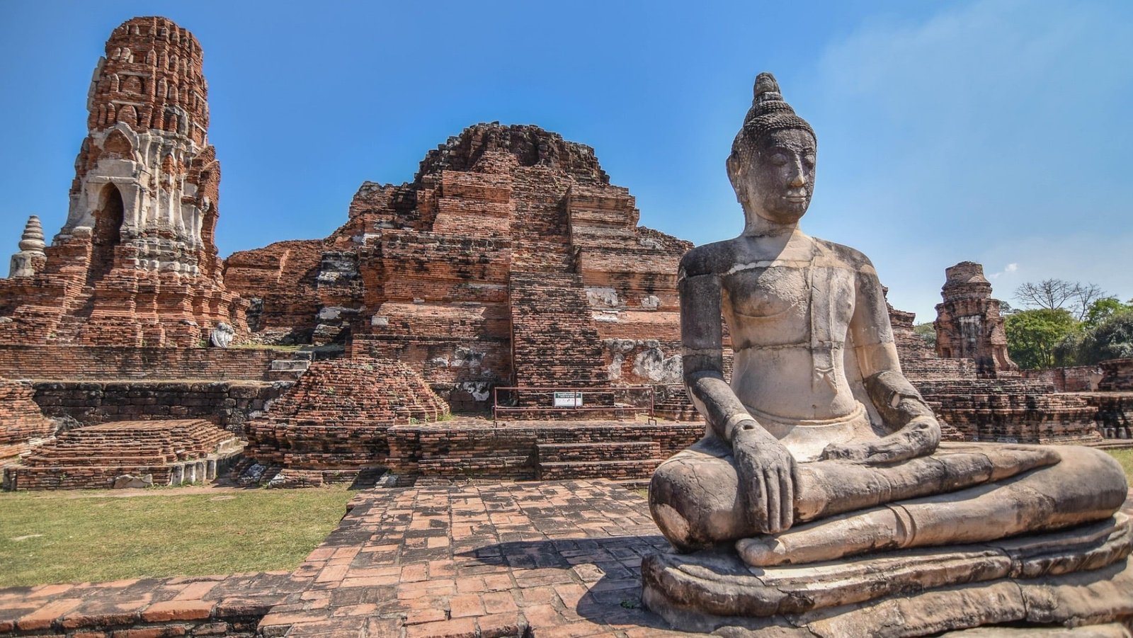 Ancient city of Ayutthaya in central Thailand – must-see destination for cultural travelers