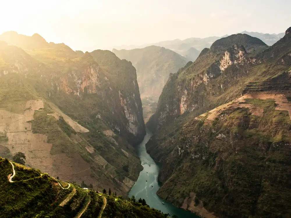 Ha Giang Loop, a region to experience adventures and motorcycle tours