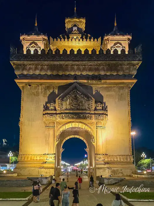 Patuxay Monument, a place to visit in downtown Vientiane at sunset
