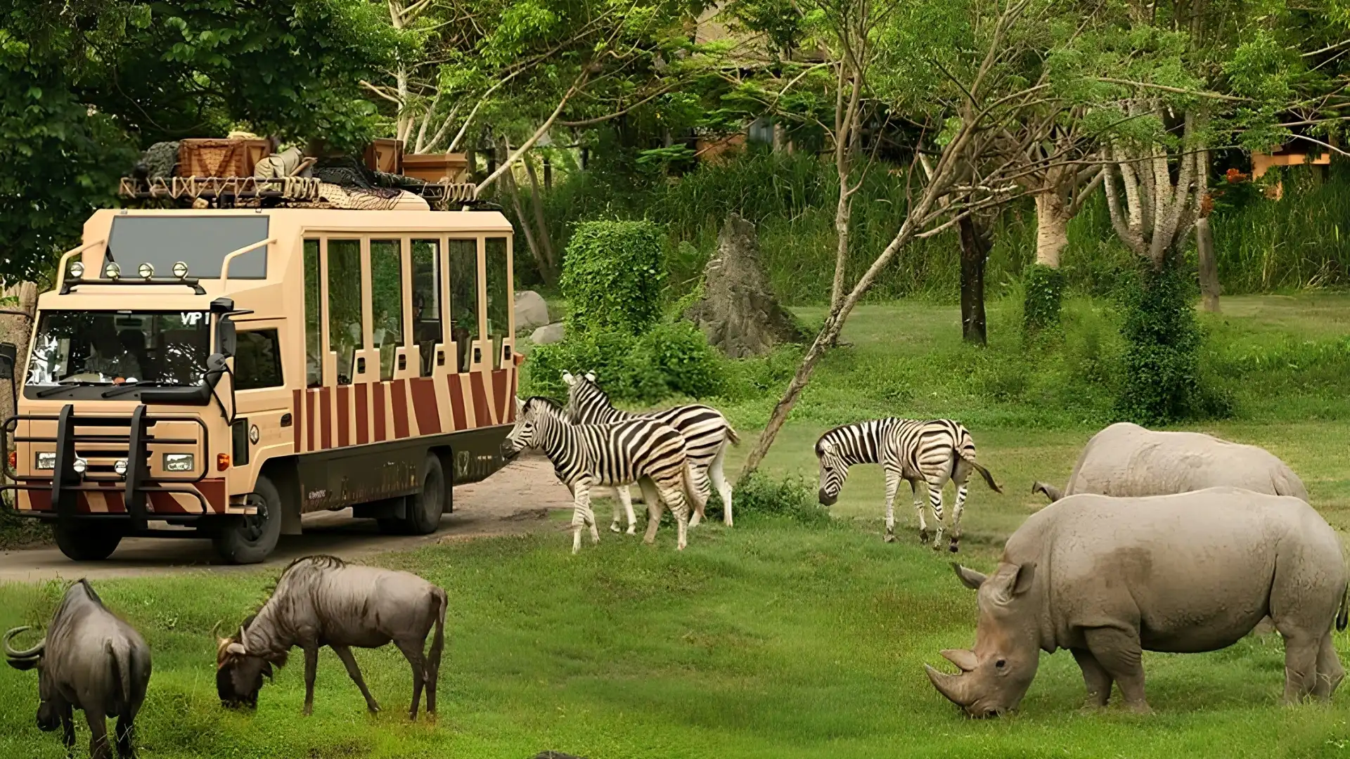 Safari World and Marine Park in Bangkok, two highlight spots to see wildlife and marine shows