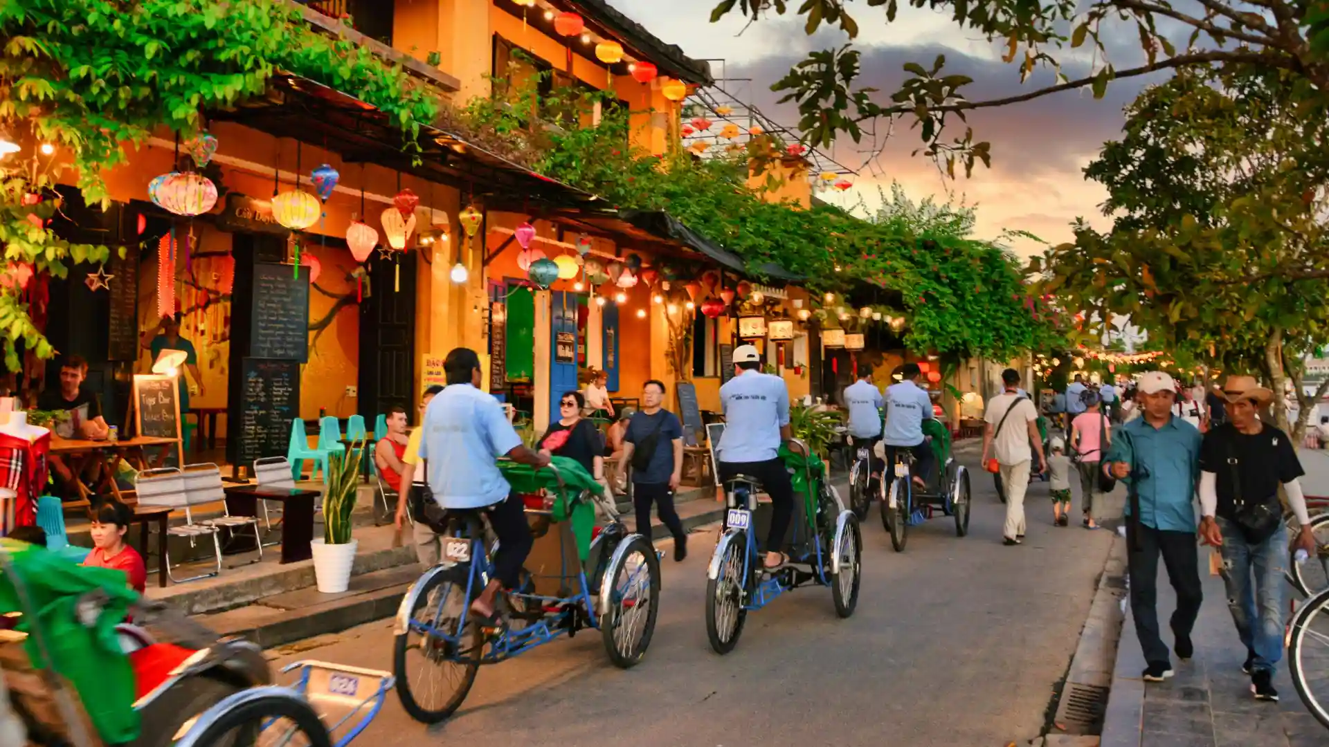 cyclos in Hoi An Old Town, one of the most popular tourist attractions in Vietnam