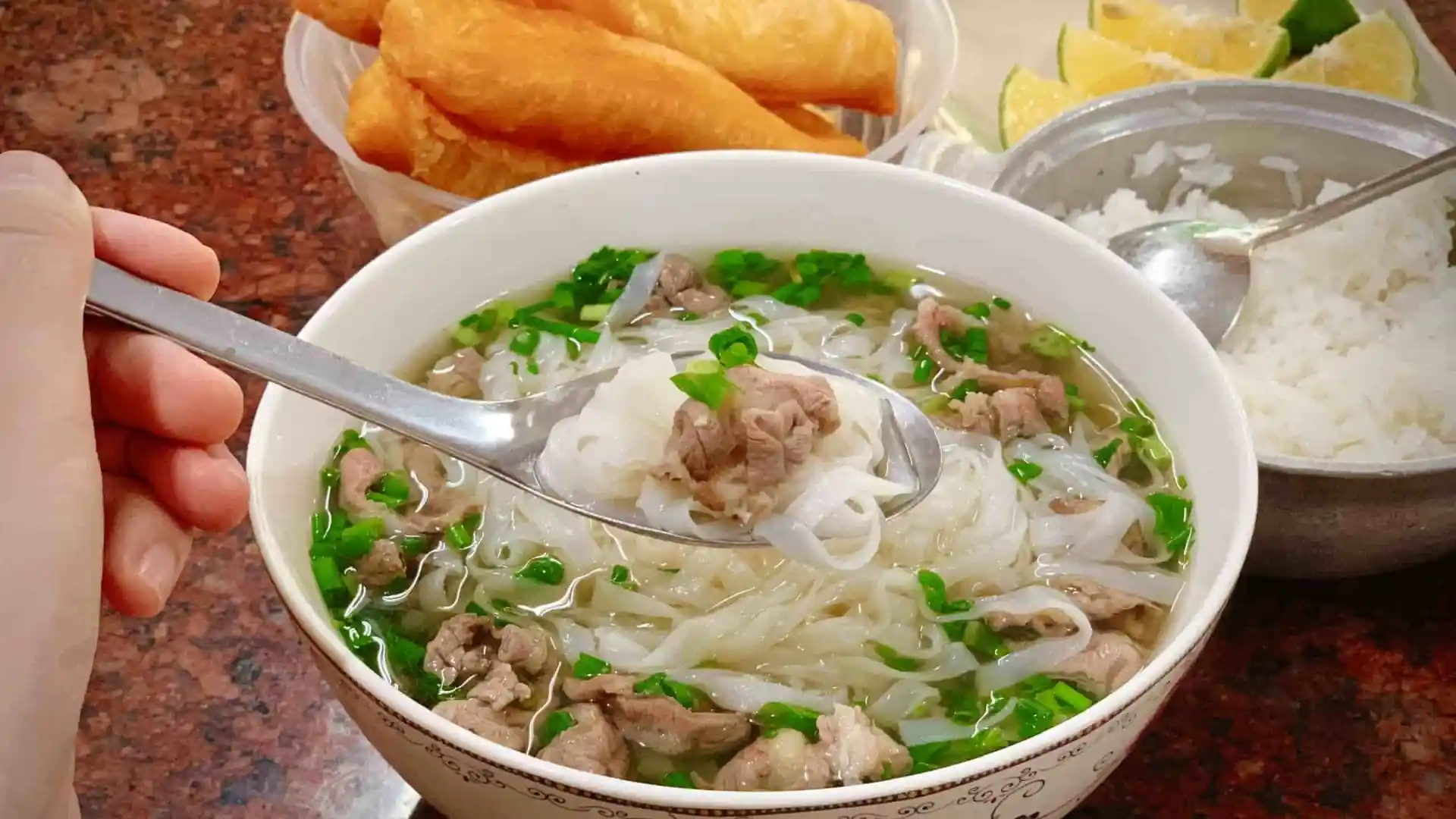 Pho is a popular and universal food in Vietnam.