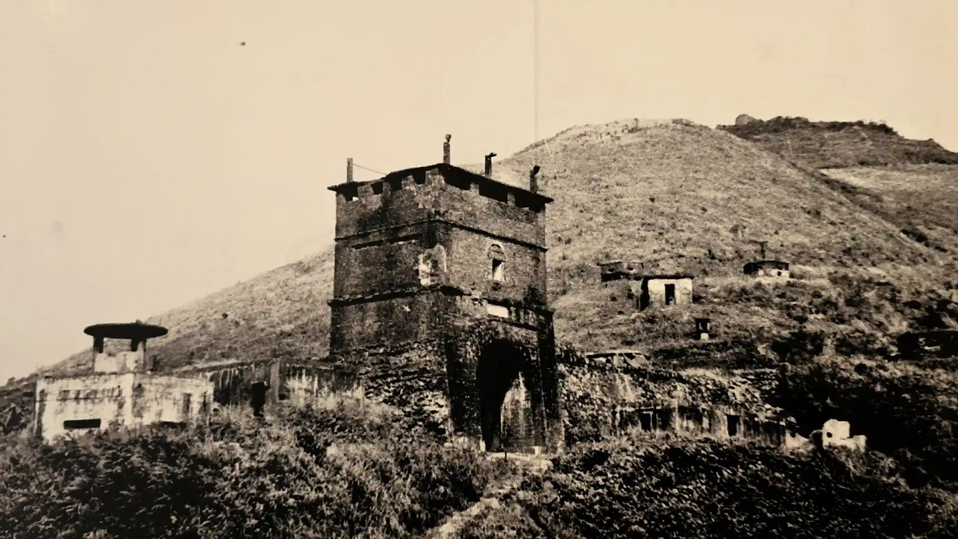 Hai Van Gate in 1980