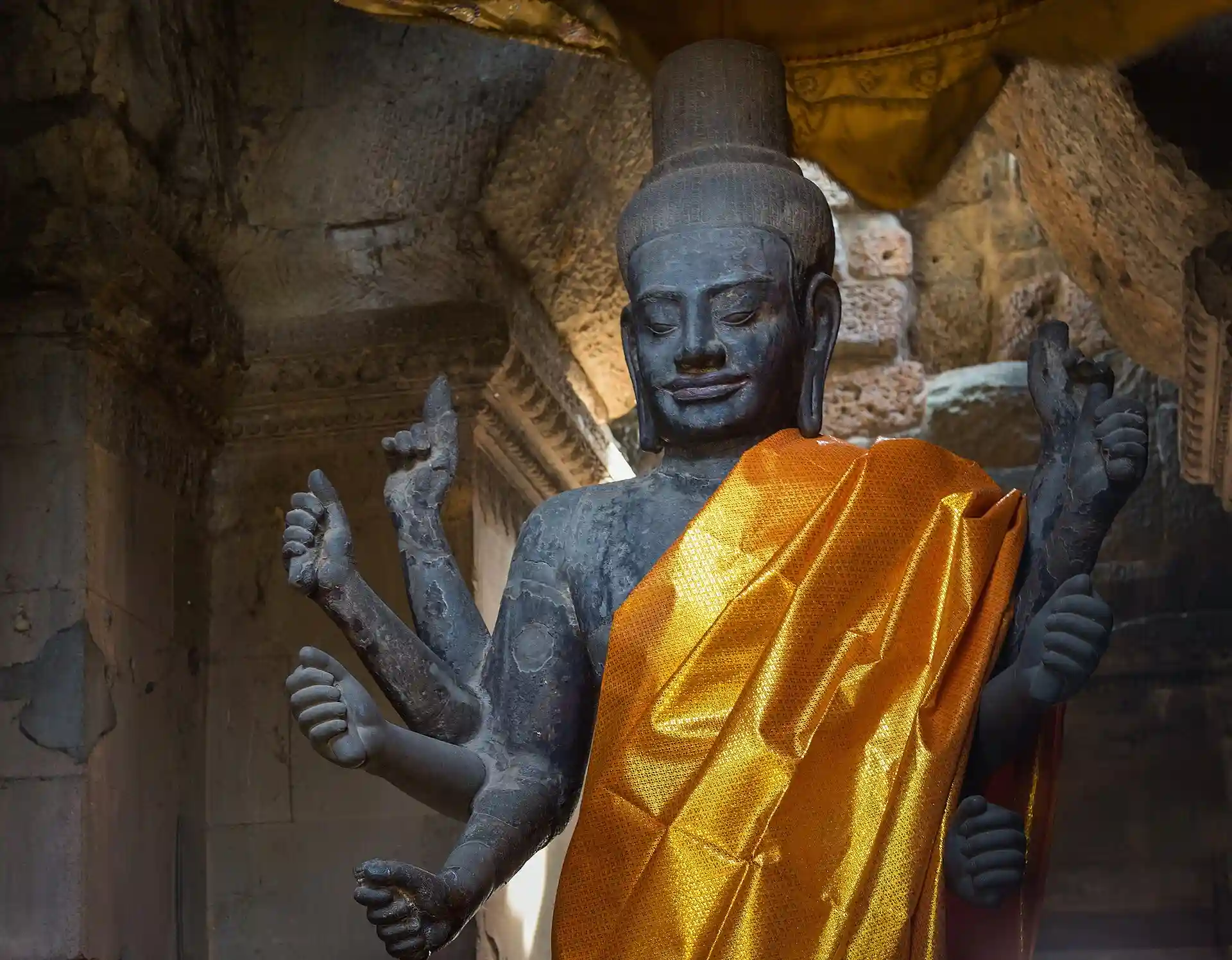Vishnu statue at Angkor Wat